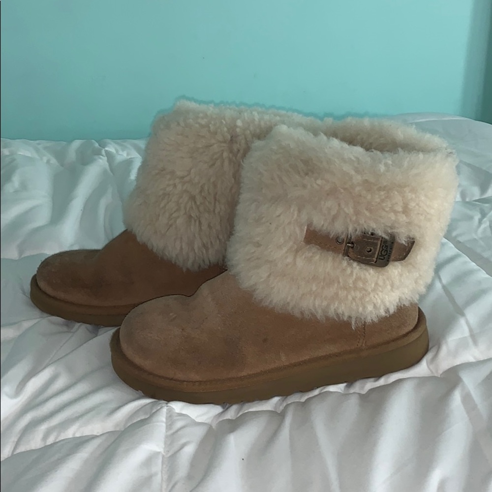 Fold Over UGGs with buckle
